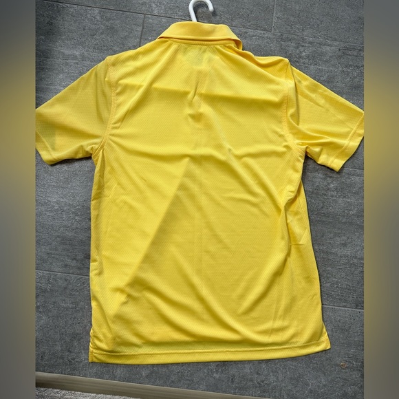Men’s S Izod Sunshine Yellow Cool FX Golf Shirt - Picture 2 of 7